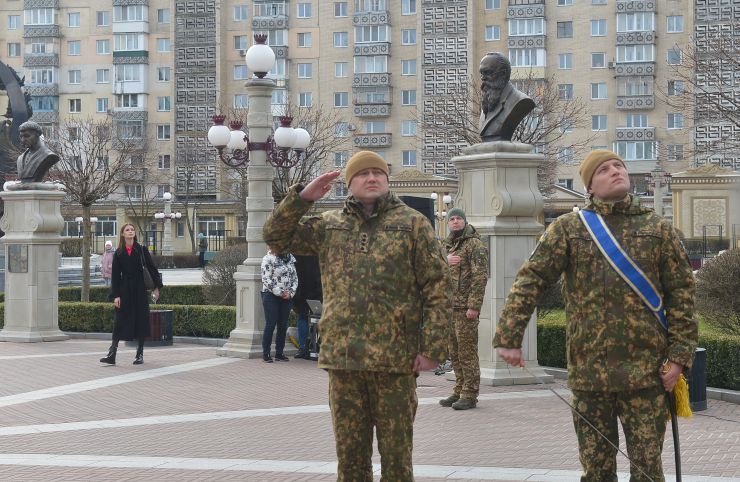 Із нагоди 10-ї річниці створення Національної гвардії України на центральній площі Ірпеня підняли прапор військового формування.