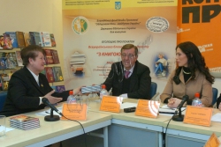 Прес-конференція колишньої моделі Влади Прокаєвої (Литовченко) щодо початку благодійного проекту «З книгою в серці».