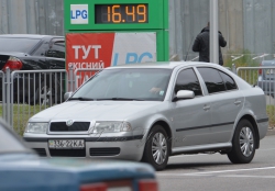 Київ, газові заправки. Підвищуються ціни на скраплений газ.