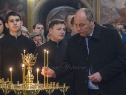 Під час молебню за загиблими Героями Небесної Сотні в Михайлівському соборі.