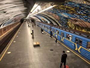 В Киеве после карантинного ограничения открылось метро