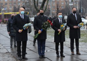 Церемонія покладання квітів до пам’ятного знаку «Воїнам Чорнобиля» та меморіального кургану «Героям Чорнобиля»