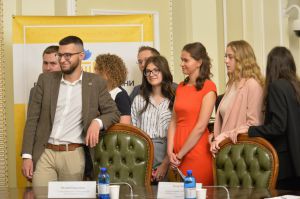 Урочиста церемонія закриття Програми стажування молоді в Апараті Верховної Ради України у 2021 році. 