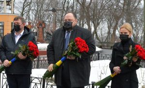Руководство Верховной Рады Украины, главы парламентских комитетов приняли участие в церемонии памяти Героев Крут