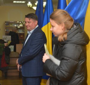 В Українському державному університеті (УДУ) імені Михайла Драгоманова обрали очільника - у першому турі за чинного виконувача обов»язків ректора Віктора Андрущенка виборці віддали 51,3 % голосів. 