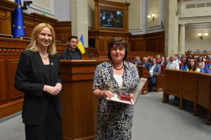 Віцеспікерка Олена Кондратюк привітала Апарат Парламенту із Днем державної служби


