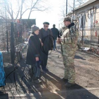 Військові привезли продукти мешканцям Старогнатівки, Мар’їнки, Красногорівки