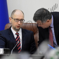 Ухвалити закон, який дасть змогу позиватися до іноземних держав у наших судах
