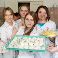 Вареники зі шкварками додадуть солдатам сили