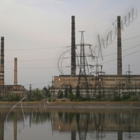 Країна воює, торгує і відновлюється 