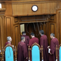 Розгляд справи про люстрацію відклали на невизначений термін