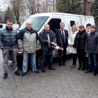 На передову — в інкасаторському авто