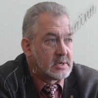 Край іржавих кранів