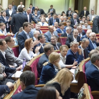 Перед законом мають бути всі рівні — і народні обранці, і судді