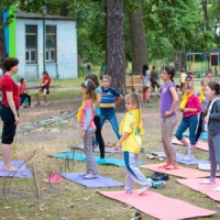 Досить страждати за втраченими ілюзіями і стабільністю. Нумо творити...