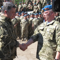 Наша гордість — крилата піхота