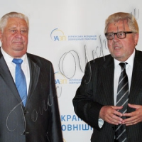 Дипломати об’єдналися  задля просування інтересів держави