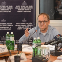 Процес оновлення державної служби загальмував