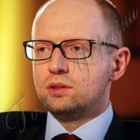 Яценюк спробував відповісти матом