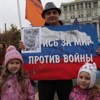 Російський солдате, кидай рушницю, іди додому!