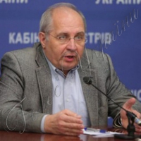Дванадцятирічка відкладається
