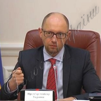 Прем’єр закликав фракції коаліції  зустрітися з місією МВФ