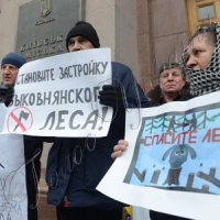Київрада  в облозі  через незаконні забудови...