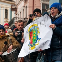 Чернівці сколихнуло силове злиття двох університетів