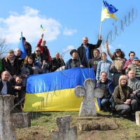 Толока на козацькому кладовищі