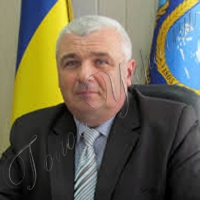 Селищний голова вимагає законності