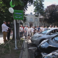 У центрі Хмельницького запрацювали електрозаправки!
