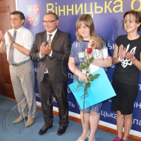 Отримувати нагороду учасниця АТО прийшла з місячною дитиною