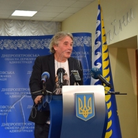 Поет Орлуша читав вірші у обласній адміністрації