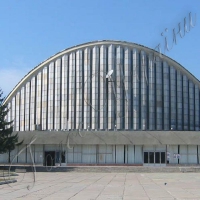 Розпродують комунальні кінотеатри