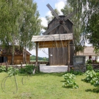 До свята хліба ремонтують старовинний вітряк