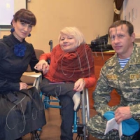 У спеку військових  рятували водою