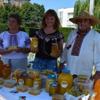 Фаворитами стали яблука і мед