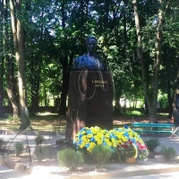 <<Навчитися чути себе українцями без офіційних кордонів>>...