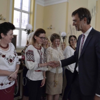 Пошта - один із комунікаторів держави