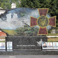 Пам’ятний знак нацгвардійцям  відкрили їхні діти