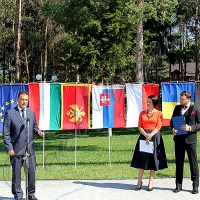 Свято мікрофонів і телекамер показує приклад єдності