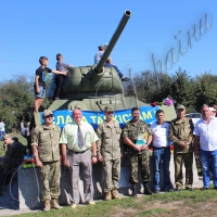 До <<тридцятьчетвірки>> прийшли спадкоємці слави дідів