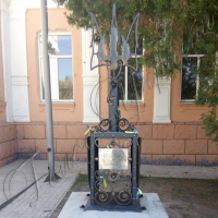 Коваль подарував красу