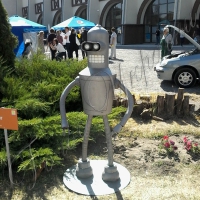 На Interpipe TechFest РЕЙСИНГували дрони та танцювали роботи СУМО...