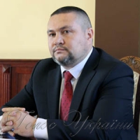 Мабуть, ніде нічого конкретного. Хіба ввижається, 