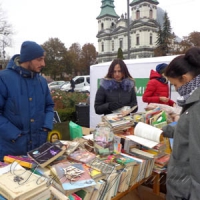 За виручені кошти  куплять позашляховик