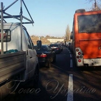 Експеримент із розвантаження мостів облцентру... застряг