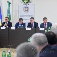 <<10 футбольних полів>> - <<на пенсію>>!