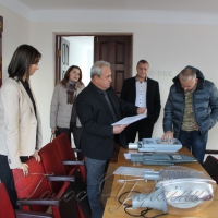 <<Темная ніченька тьмою світ закрила>>?.. Хай буде... <<Луцьксвітло>>!