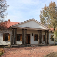 Люди з <<мертвими душами>> пограбували музей-заповідник М.Гоголя